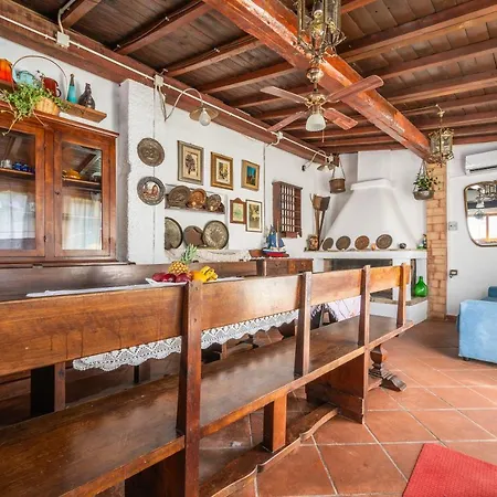 Casa de Férias Central House